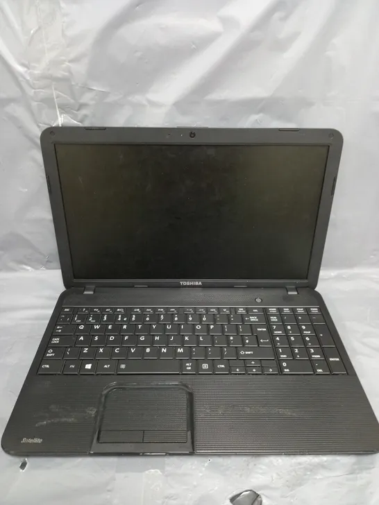 TOSHIBA SATELLITE C850-1MC	15 INCH PENTIUM B960 2.20GHZ