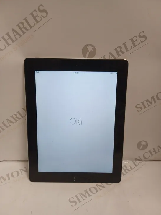 APPLE IPAD MODEL: A1458 SILVER