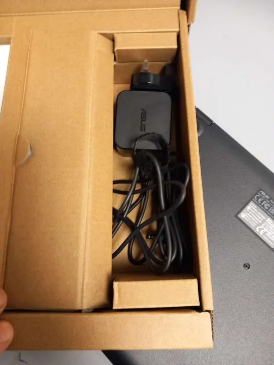 BOXED ASUS SONICMASTER E410M LAPTOP WITH CHARGER