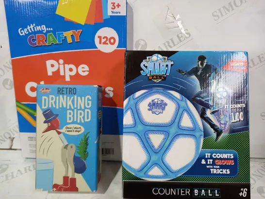 BOX OF APPROXIMATELY 15 ASSORTED TOYS AND GAMES TO INCLUDE SMART BALL, RETRO DRINKING BIRD, PIPE CLEANERS, ETC