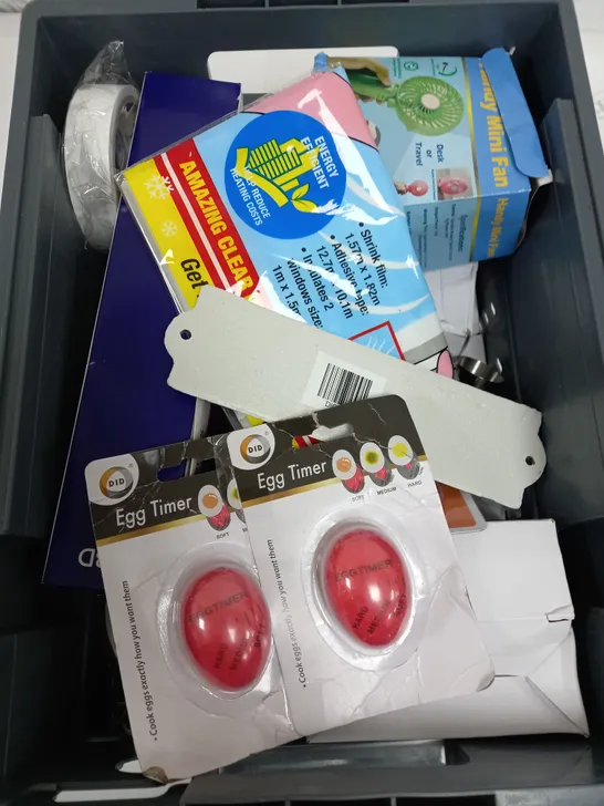 BOX OF APPROXIMATELY 15 ASSORTED ITEMS TO INCLUDE - WINDOW INSULATION, EGG TIMER, SIGN ETC