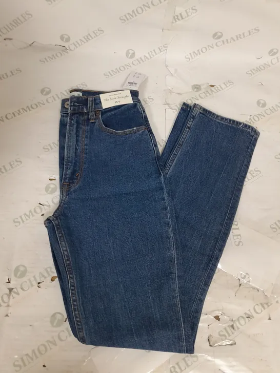 ABERCROMBIE & FITCH THE SLIM STRAIGHT ULTRA HIGH RISE JEANS IN VINTAGE BLUE SIZE 25/0