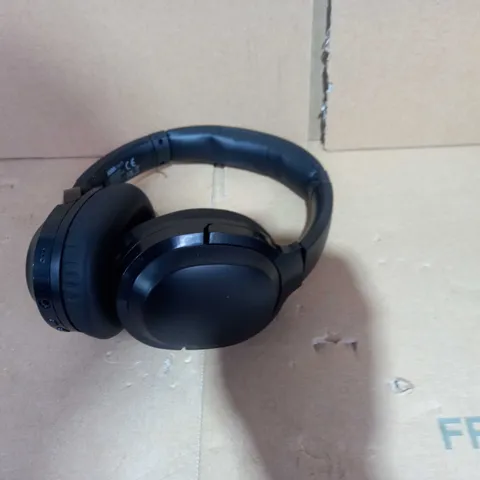 WIRELESS NOISE CANCELLING HEADPHONES