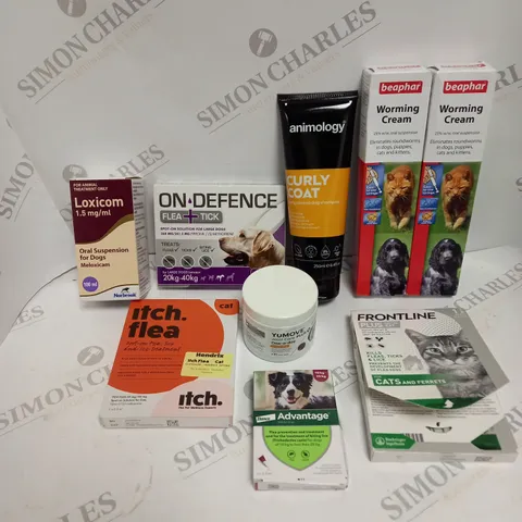 APPROXIMATELY 20 ASSORTED PET MEDICATION/CARE PRODUCTS TO INCLUDE WORMING CREAM, FRONTLINE FLEA TREATMENT, LOXICOM ETC 