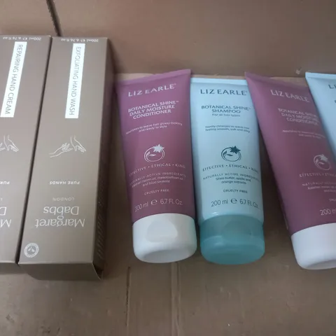 BOX OF APPROXIMATELY 10 ASSORTED ITEMS TO INCLUDE - LIZ EARLE PRODUCTS , HAND WASH , LED LIGHTS , ETC 