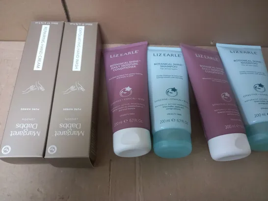 BOX OF APPROXIMATELY 10 ASSORTED ITEMS TO INCLUDE - LIZ EARLE PRODUCTS , HAND WASH , LED LIGHTS , ETC 