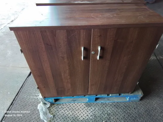 PALLET CONTAINING 2 LARGE 2 DOOR BROWN STORAGE CABINETS 