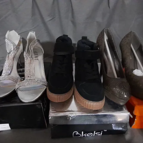 APPROXIMATELY 10 BOXED PAIR OF ASSORTED SHOES IN VARIOUS STYLES AND SIZES  