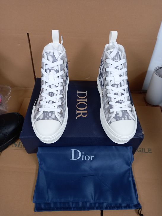 BOXED PAIR DIOR HI-TOPS IN BLACK AND WHITE EU SIZE 38