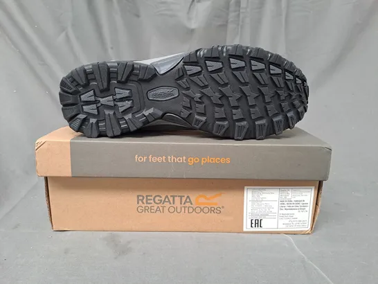 BOXED PAIR OF REGATTA WATERPROOF + BREATHABLE SHOES IN GREY/PINK UK SIZE 7