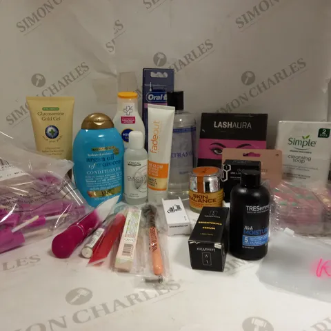 LOT OF APPROXIMATELY 20 HEALTH & BEAUTY PRODUCTS TO INCLUDE NIVEA , LOREAL , TRESEMME ECT