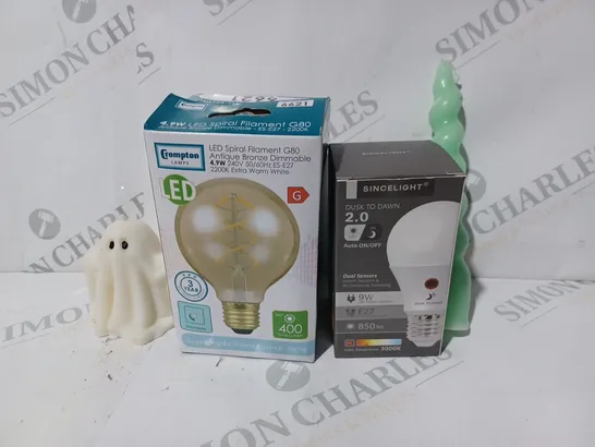 APPROXIMATELY 15 ASSORTED HOUSEHOLD ITEMS TO INCLUDE SPIRAL CANDLE, SINCELIGHT BULB, CROMPTON LED SPIRAL FILAMENT BULB, ETC