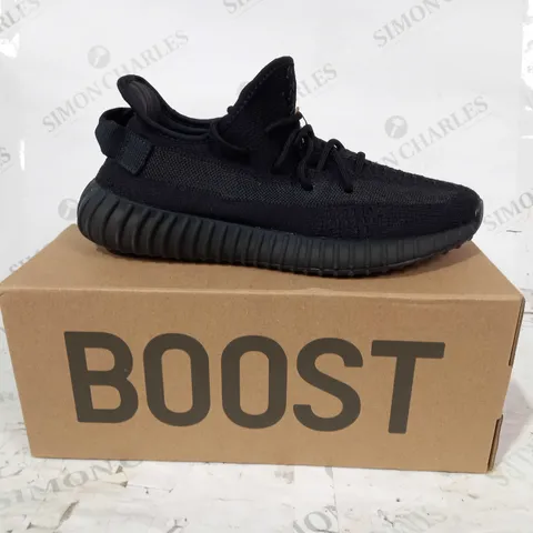 BOXED PAIR OF ADIDAS YEEZY BOOST 350 V2 SHOES IN BLACK UK SIZE 8