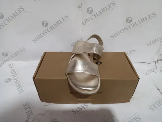 BOXED DUNE LAUDE LEATHER SANDAL SIZE 7