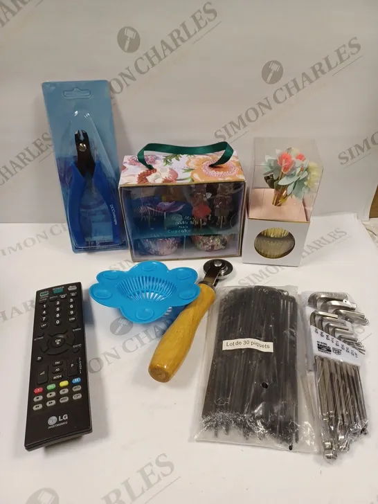 BOX OF APPROXIMATELY 20 ASSORTED HOUSEHOLD ITEMS TO INCLUDE LG TELEVISION REMOTE CONTROL, CUPCAKE KIT, HAND TOOL ETC