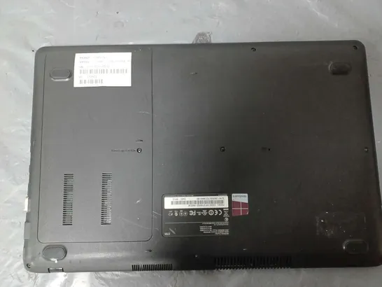 SAMSUNG 370R4E/370R4V/370R5E/3570RE/370R5V	15 INCH	I3-3110M 2.40GHZ