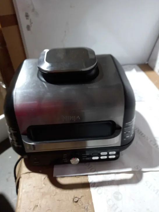 BOXED NINJA MAX HEALTH GRILL & AIR FRYER 