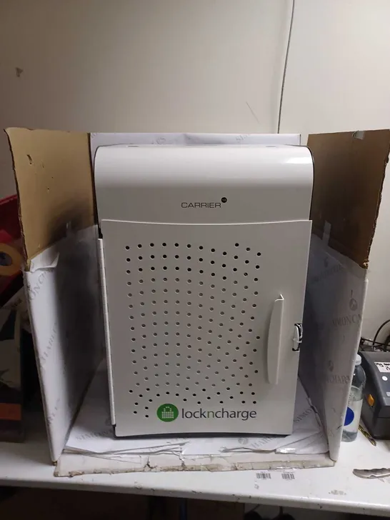 LOCK N CHARGE CARRIER CHARGING STATION - COLLECTION ONLY 