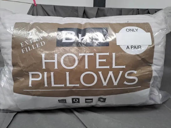 BHS PAIR OF EXTRA FILLED HOTEL PILLOWS