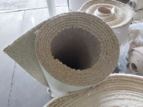 ROLL OF QUALITY LAKELAND WEAVE CARPET // SIZE UNSPECIFIED 