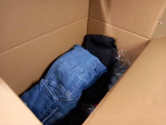 BOX OF APPROX 10 ASSORTED JEANS VARYING IN SIZE/COLOUR/STYLE