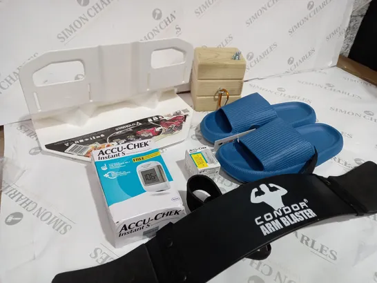 box of 30 items to include condor arm blaster, blue sliders, stayhold toolbox holder etc