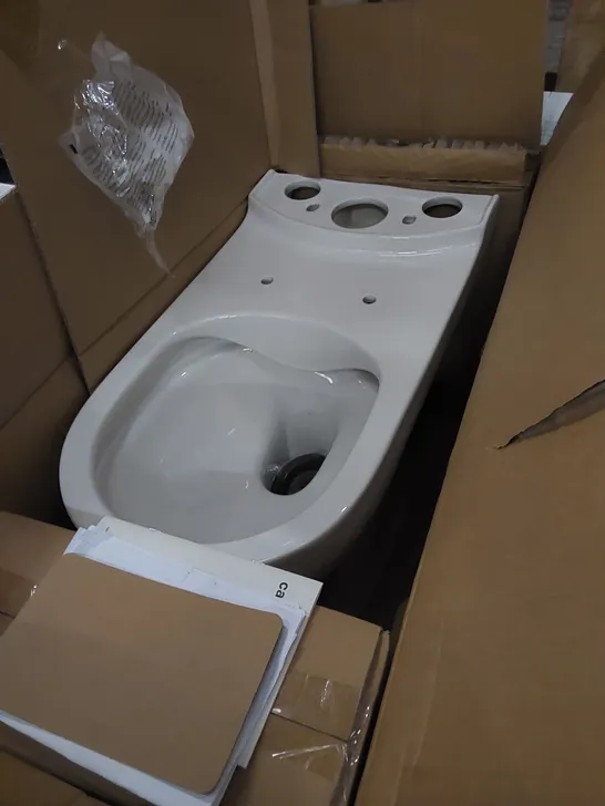 BOXED CAVALLY RIMLESS RAISED CLOSE COUPLED TOILET 