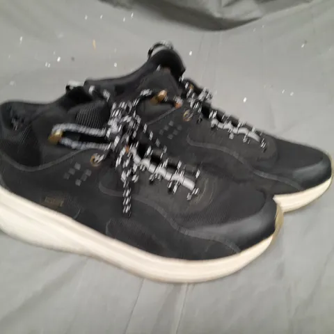 SKECHERS BOBS SPARROW 2.0 IN BLACK SIZE 7