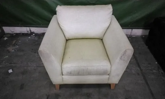 QUALITY CREAM/GREEN ARMCHAIR WITH WOODEN LEGS