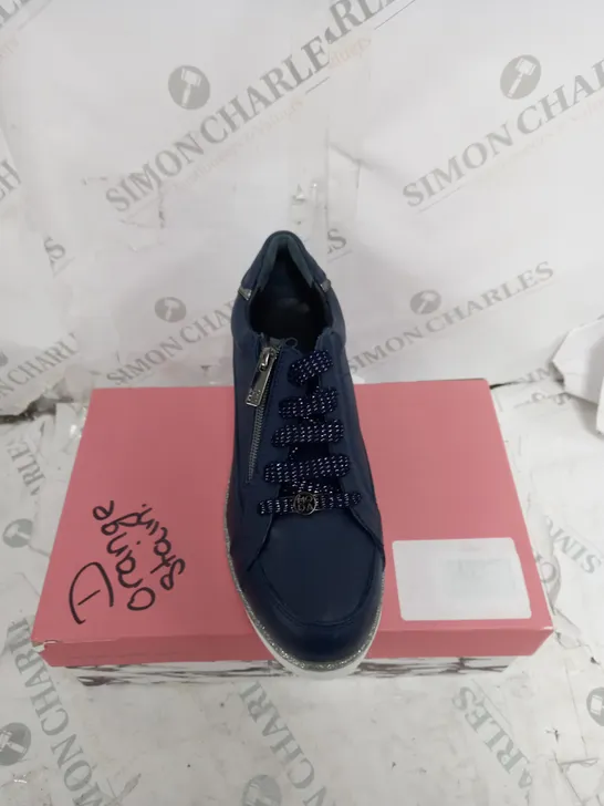 MODA IN PELLE GENE TRAINER - NAVY UK 6 - BOXED 