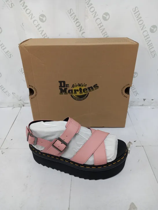 BOXED PAIR OF DR MARTENS VOSS II QUAD PEACH BEIGE UK 7 