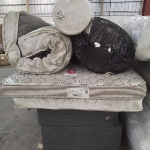 PALLET CONTAINING VARIOUS SIZED MATTRESSES AND A DIVAN BED BASE