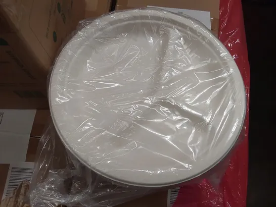 PALLET OF APPROXIMATELY 20 BOXES OF 200x 25.4CM (10" 3 COMPARTMENT) ROUND PULP MOLDED PLATES 