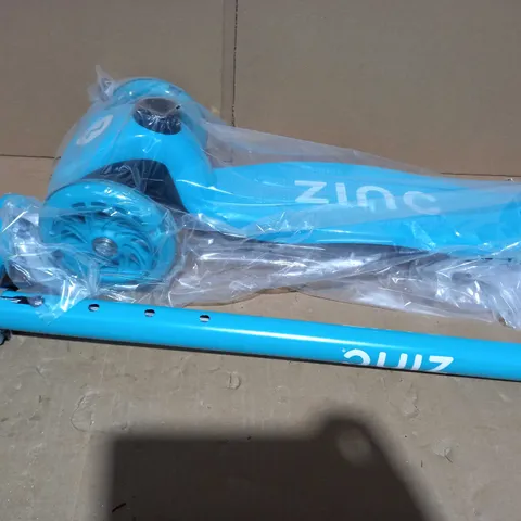 ZINC 3 WHEELED LIGHT UP STAR SCOOTER 