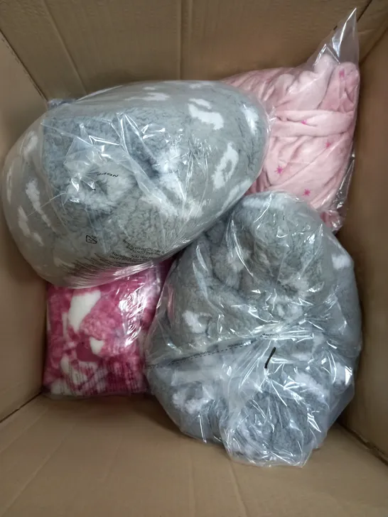 LARGE BOX OF APPROXIMATELY 10 CLOTHING ITEMS ALL IN DIFFRENT COLOURS AND SIZES 