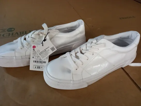 PAIR OF ZARA WHITE TRAINERS - UK 6