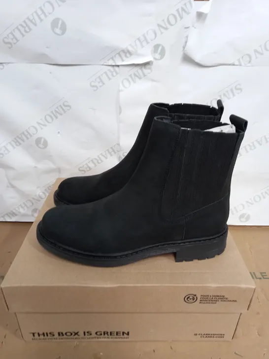 CLARKS BLACK LEATHER BOOTS SIZE 5