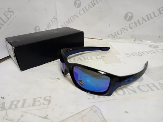 OAKLEY STRAIGHTLINK SPORTS SUNGLASSES