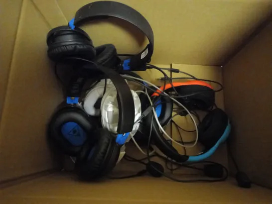 BOX OF APPROX 5 ASSORTED WIRED GAMING HEADSETS INCLUDING TURTLE BEACH, PLAYSTATION AND NINTENDO SWITCH 