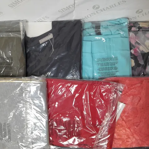 LOT OF APPROX 16 CLOTHING ITEMS IN VARIOUS BRANDS, STYLES, COLOURS AND SIZES