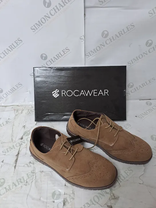 APPROXIMATELY 10 PAIRS  OF ROCAWEAR TAN LACE SHOES IN VARIOUS SIZES 