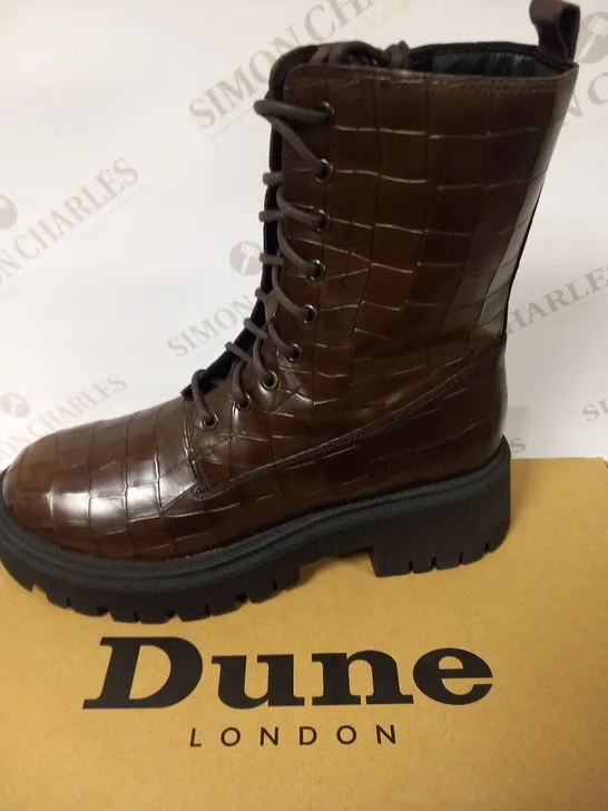 BOXED DUNE 808 PLAY BROWN CROC PRINT LEATHER SIZE 7