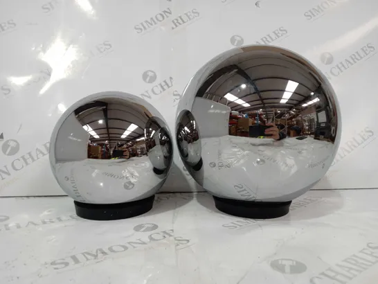 BOXED KELLY HOPPEN SET OF 2 INDOOR OUTDOOR PRELIT GLASS DECOR - REFLECTIVE ORBS