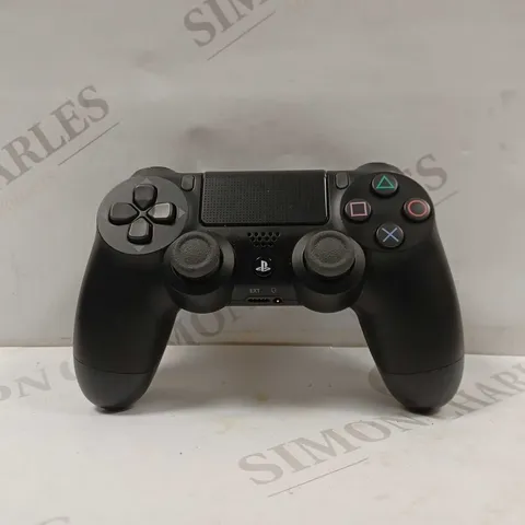 PS4 CONTROLLER IN BLACK