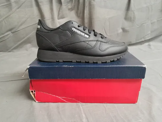 BOXED PAIR OF REEBOK BLACK TRAINERS SIZE UK 5