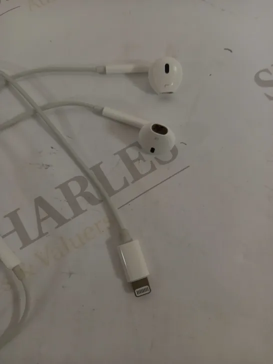 APPLE WIRED EARPHONES