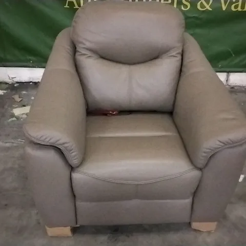 QUALITY BRITISH DESIGNED & MANUFACTURED G PLAN MOCHA LEATHER ELECTRIC RECLINING ARMCHAIR 