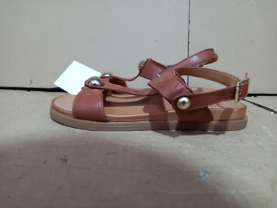 MODA IN PELLE ONEY SANDAL (TAN), SIZE 5 UK