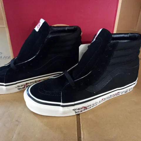 PAIR OF VANS SK8 HI 38 DX TRAINERS - UK 10