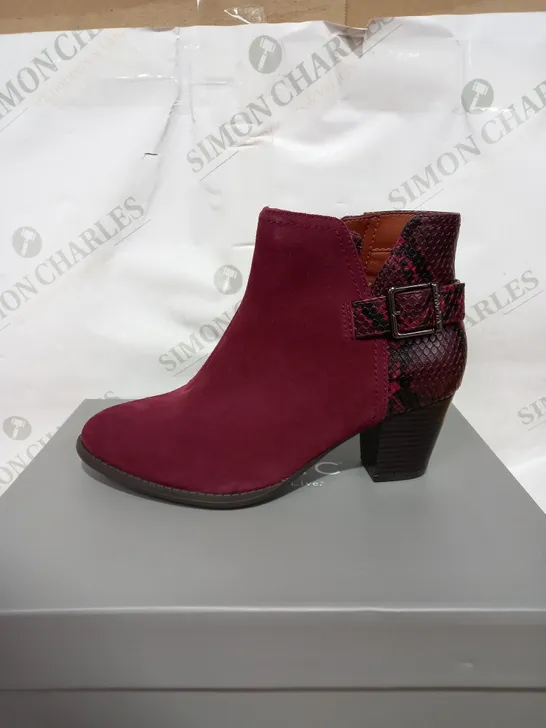 VIONIC NAOMI SNAKE ANKLE BOOTS, WINE - SIZE 7	